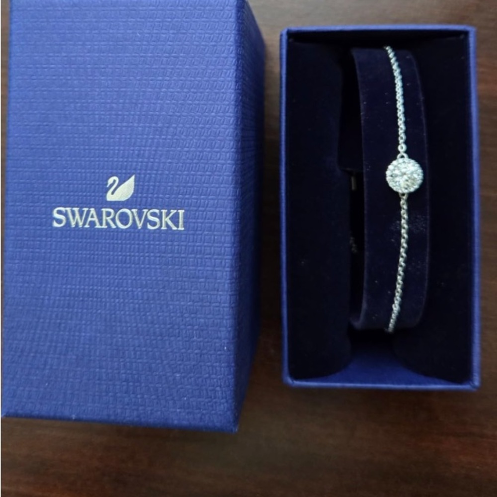 NEW SWAROVSKI SILVER BRACELET WITH BOX